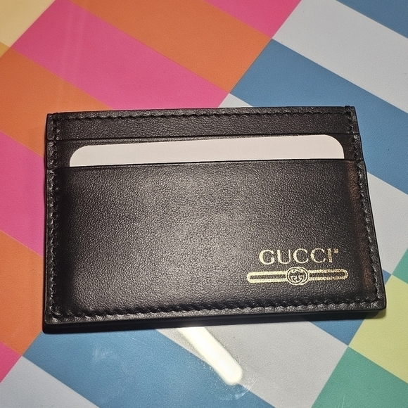 Gucci GG Logo Card Holder in Black Gold Gucci Logo - Picture 1 of 4